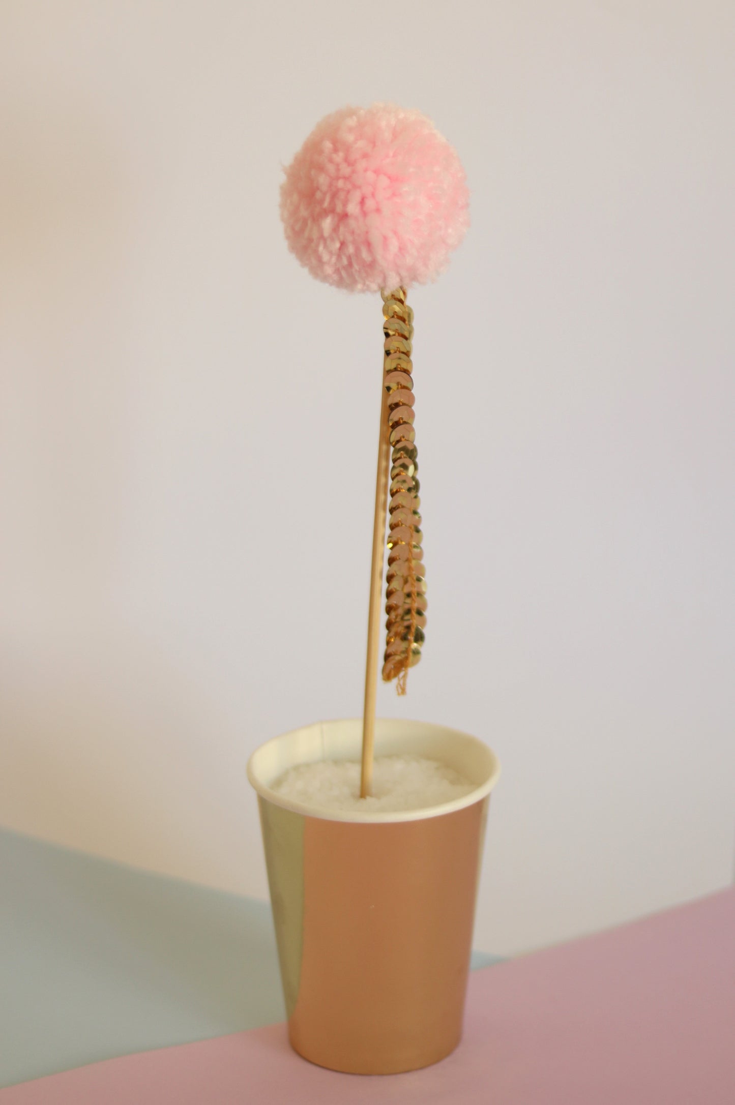 - Toppers G - Pompom com Lantejoula