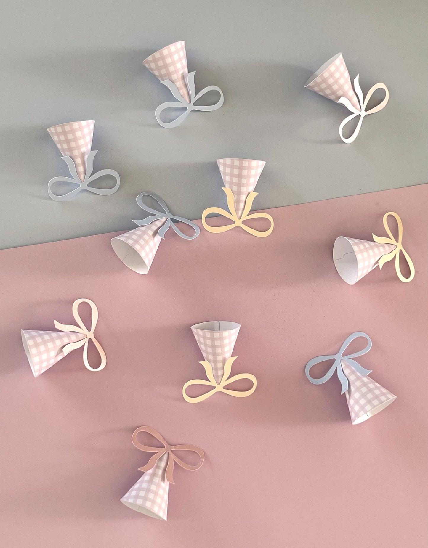 - Chapeuzinhos para doces - 10 unidades - Laços