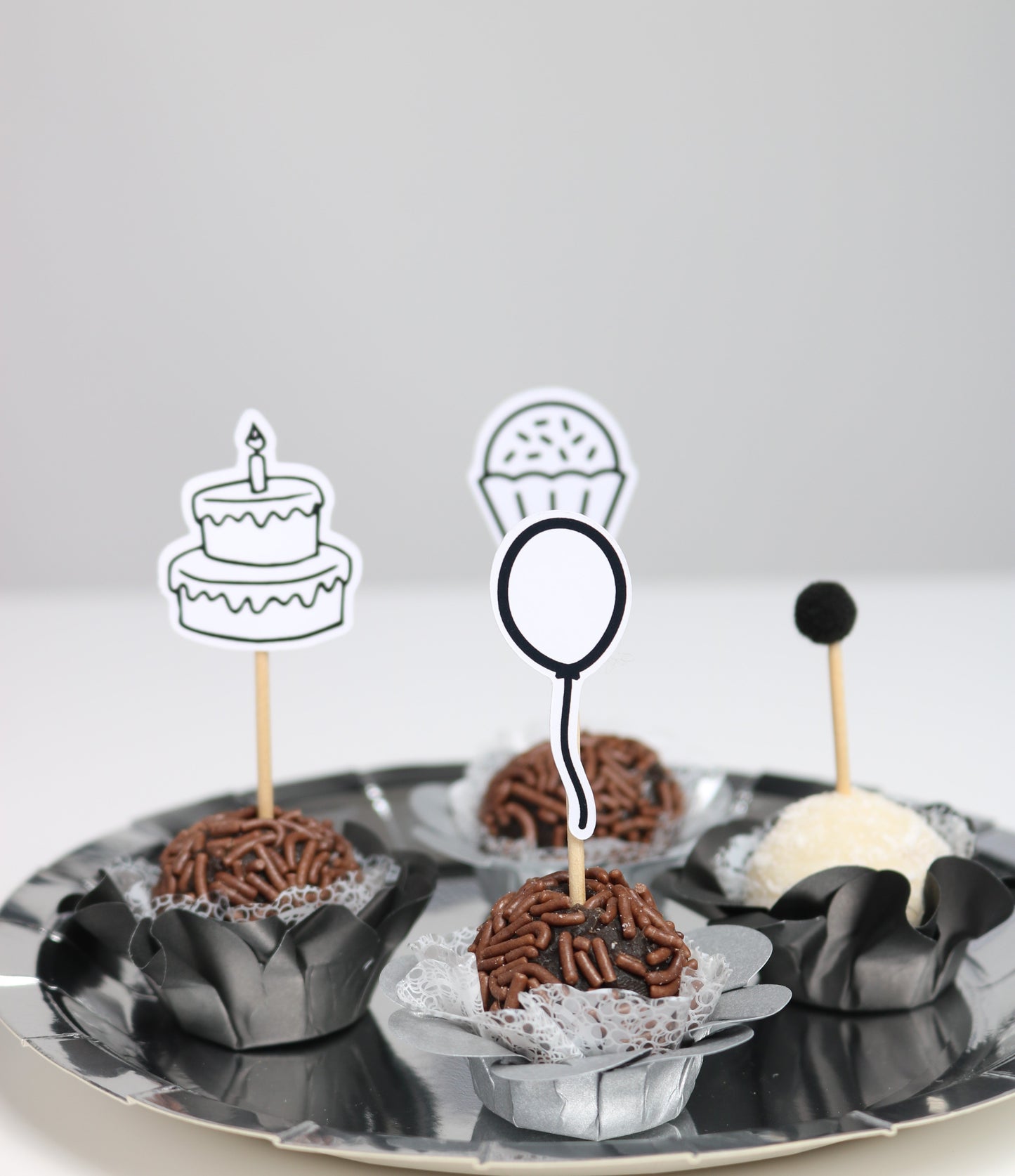 - Topinhos para Doces - 10 unidades - Preto e Branco